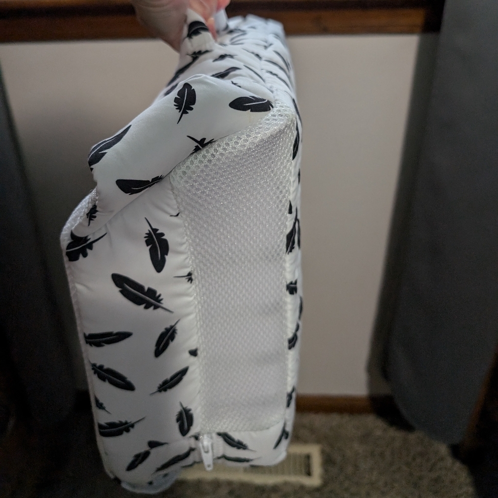 Baby Delight travel bassinet/cosleeper